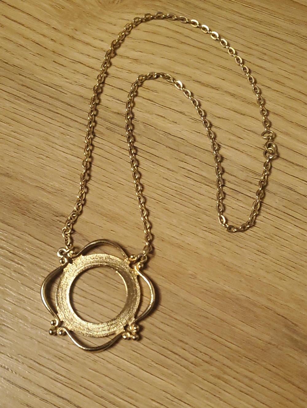 Vintage Sarah Coventry Gold Tone Open Frame Pendant Necklace Canada